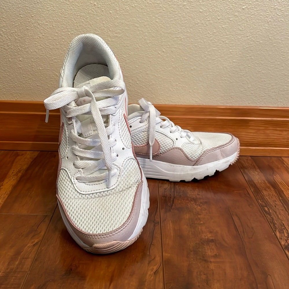 WOMENS Nike Air Sneakers size 6